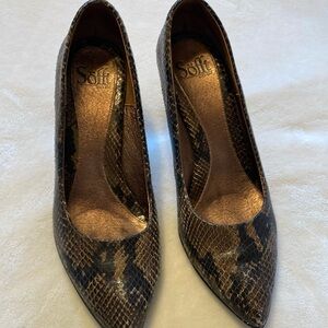 Sofft leather pumps